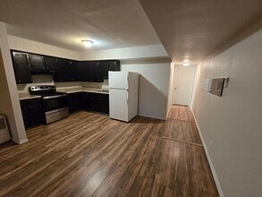 Building Photo - 1 Bedroom/ 1 Bathroom Duplex in Batesville