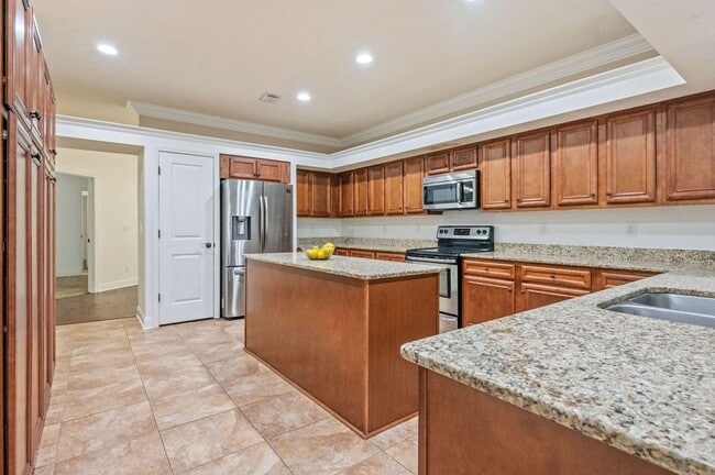 Building Photo - 4-BR Niceville Rental with Gourmet Kitchen & 2-Car Garage!