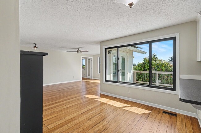 Building Photo - 4 bed, 2 bath single-level home in quiet West Salem neighborhood!