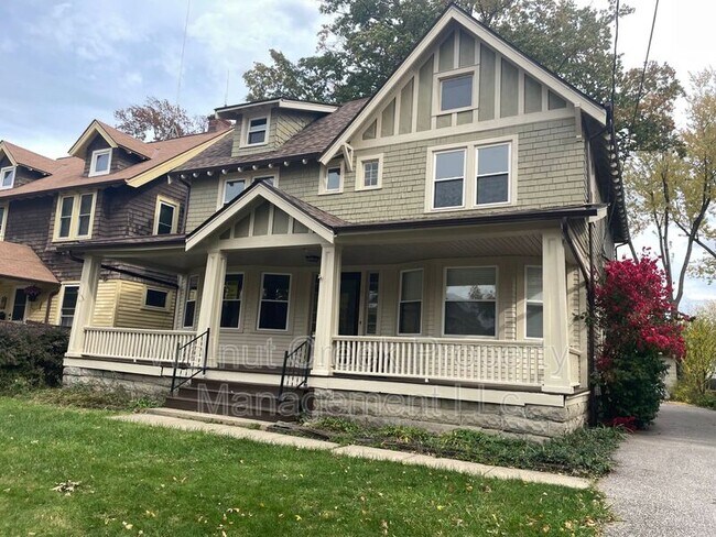 Building Photo - 1533-1535 Mars Ave