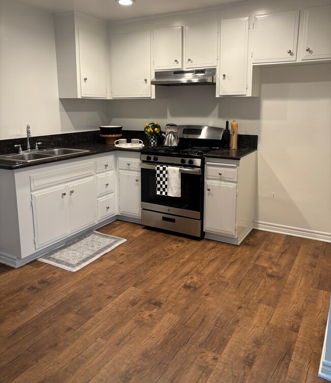 Building Photo - Downey North Apartments