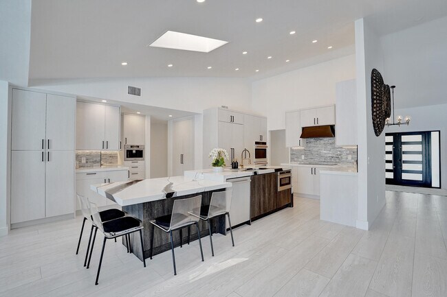 Building Photo - 4130 Georges Way