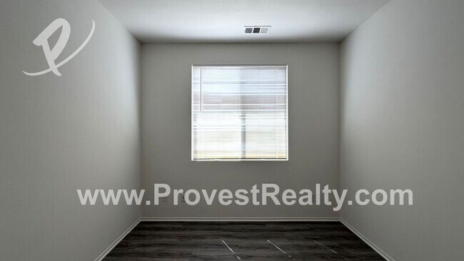 Building Photo - 12383 Luna Rd
