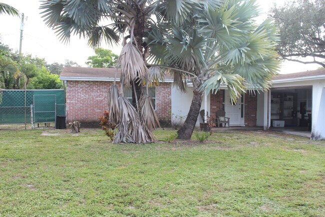 Building Photo - 2630 - YEAA SFH