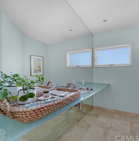 Building Photo - 37 Emerald Bay
