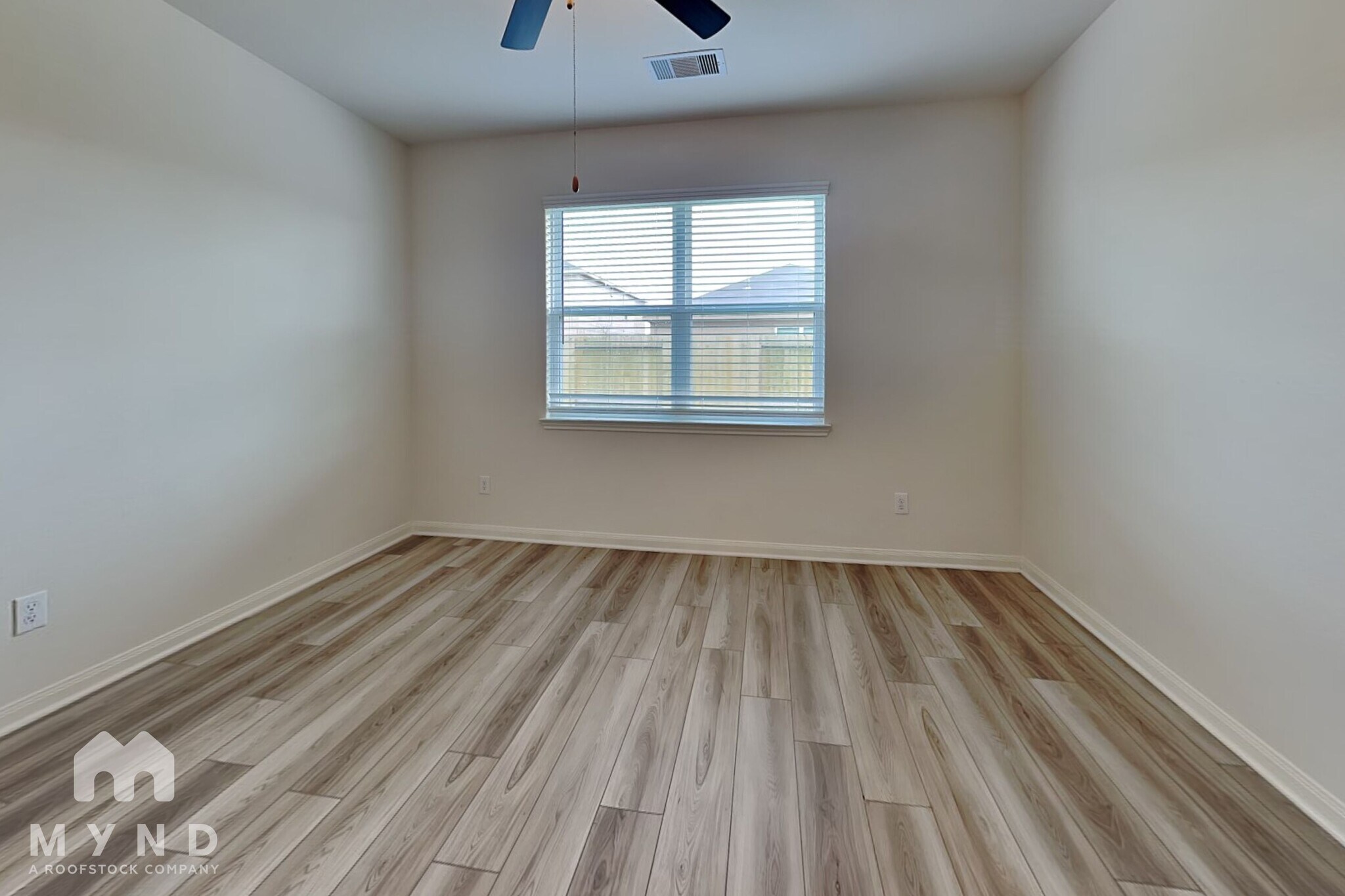 Building Photo - 480 Lone Rider Dr