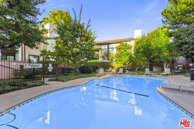 Building Photo - 8110 Manitoba St