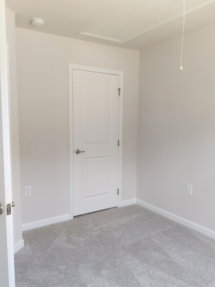 Building Photo - 1204 Helms St