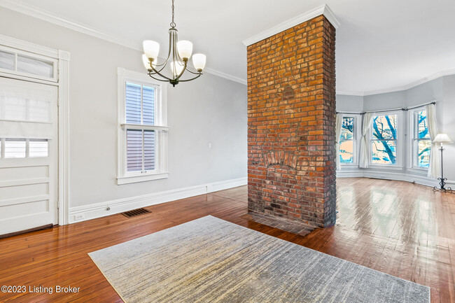 Building Photo - 2118 Longest Ave