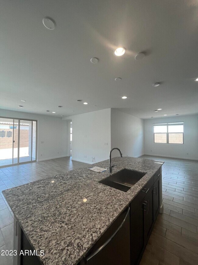 Building Photo - 11148 W Parkway Dr
