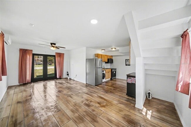 Building Photo - 38250 13th Ave