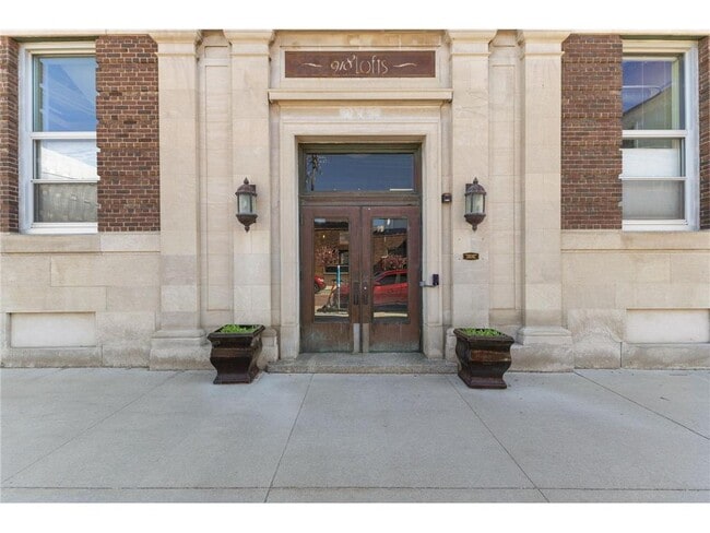 Building Photo - 918 N 3rd St