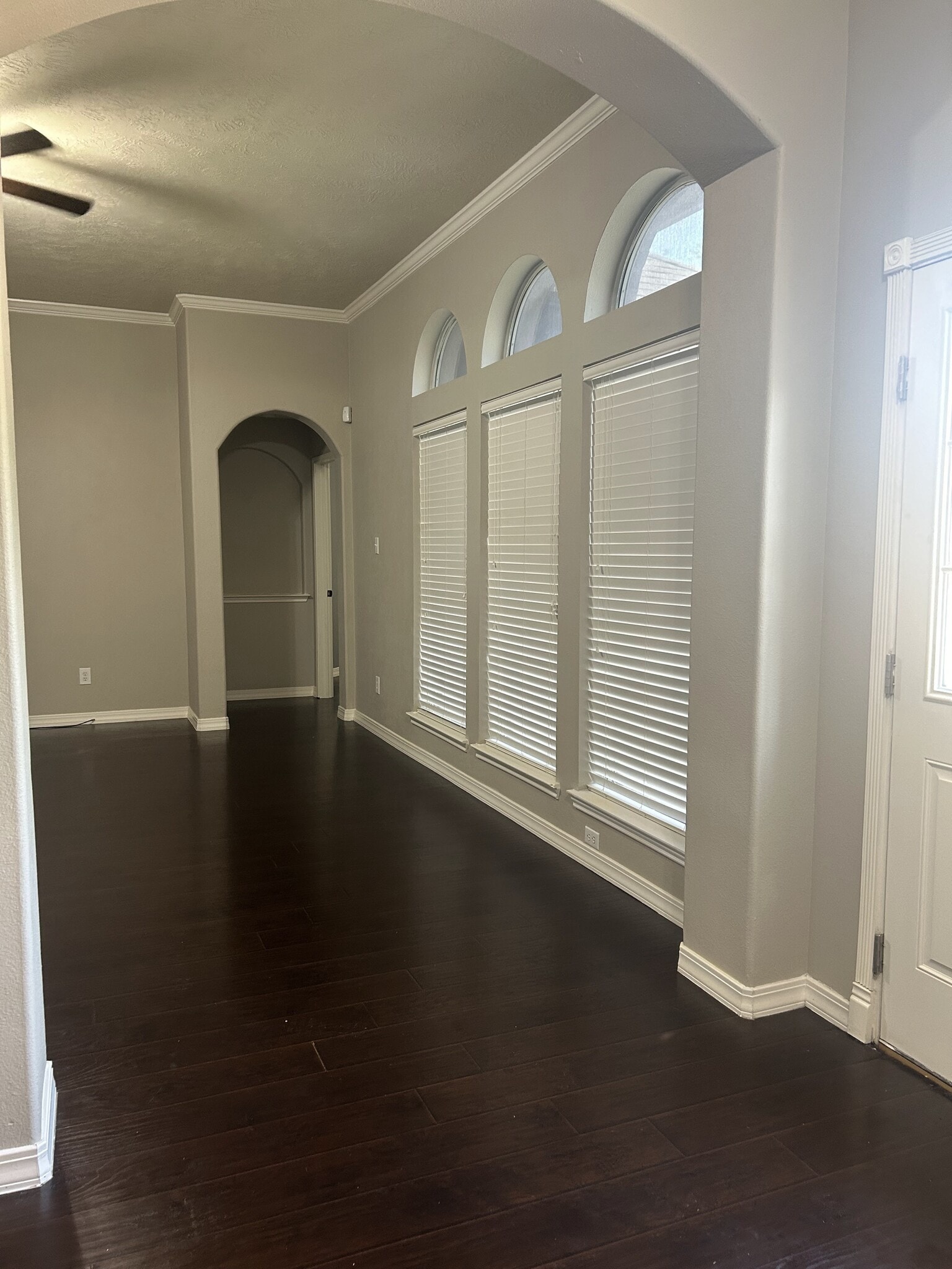 Building Photo - 3527 Pine Valley Dr