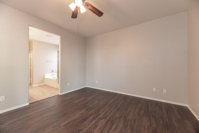 Building Photo - 9048 Blue Raven Ave