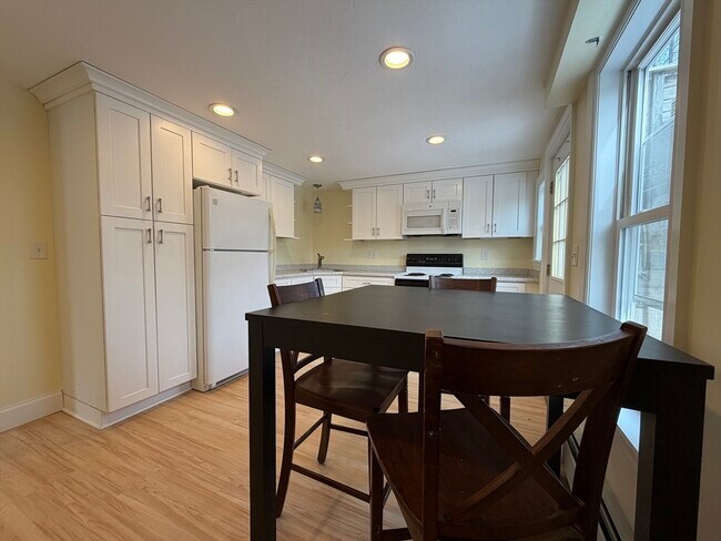 Building Photo - 12 Community Way