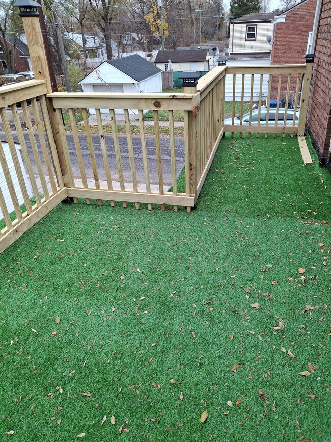 Building Photo - 15800 Vaughan St