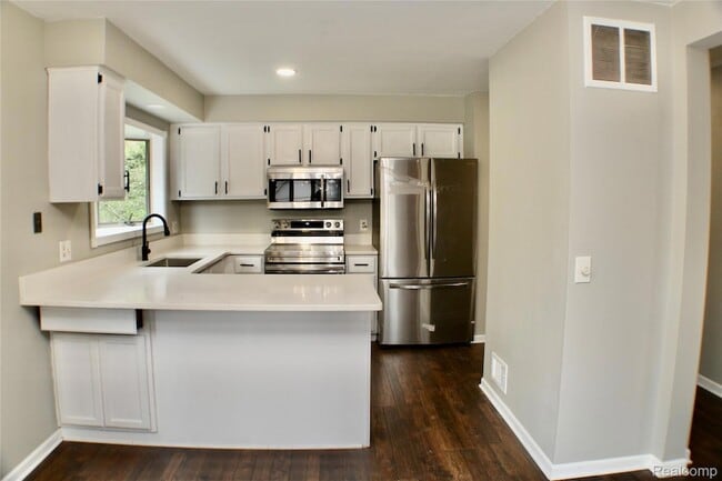 Building Photo - 1483 Colony Dr