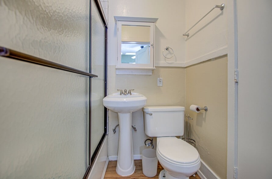 Building Photo - 322 N 12th St