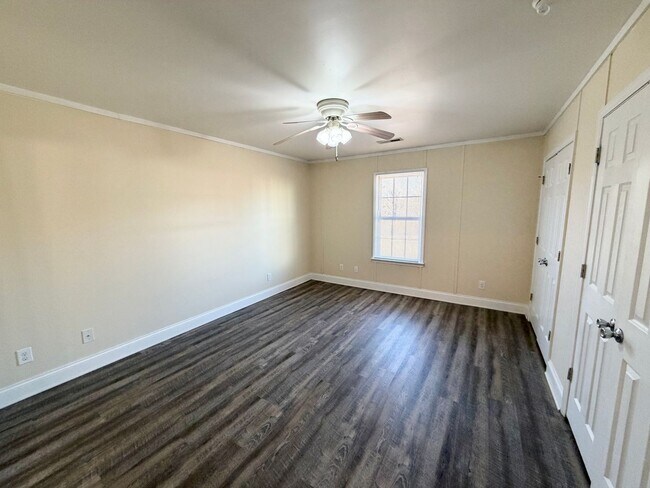 Building Photo - North Iredell - 2 BD/ 2 BA