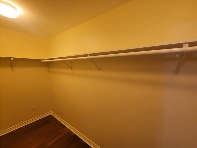 Building Photo - 107 Avalon Way