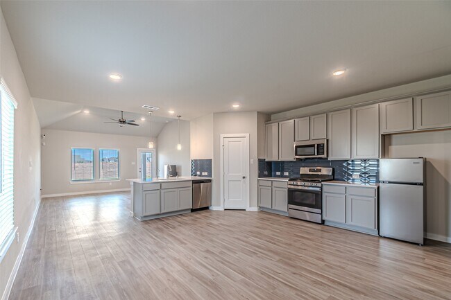 Building Photo - 21606 Wave Holw Dr