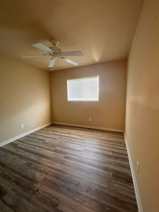Building Photo - Lovely Home In SW Cape Coral