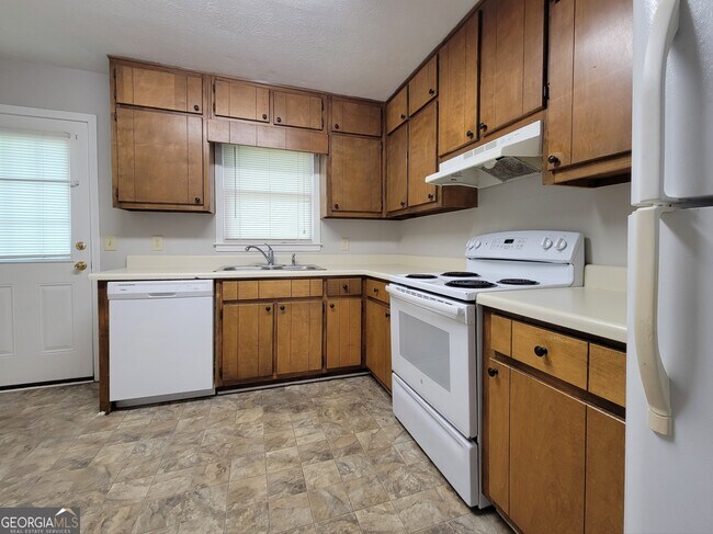 Building Photo - 14 Candlewood Terrace NE