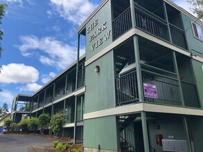 Building Photo - Two Bedroom Apartment Close to Willamette ...