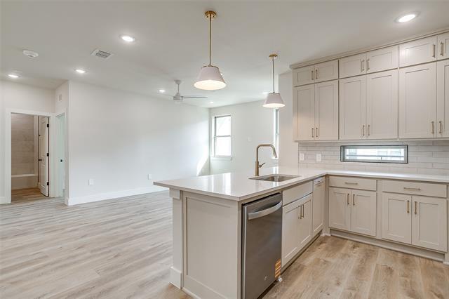 Building Photo - 408 Foch St