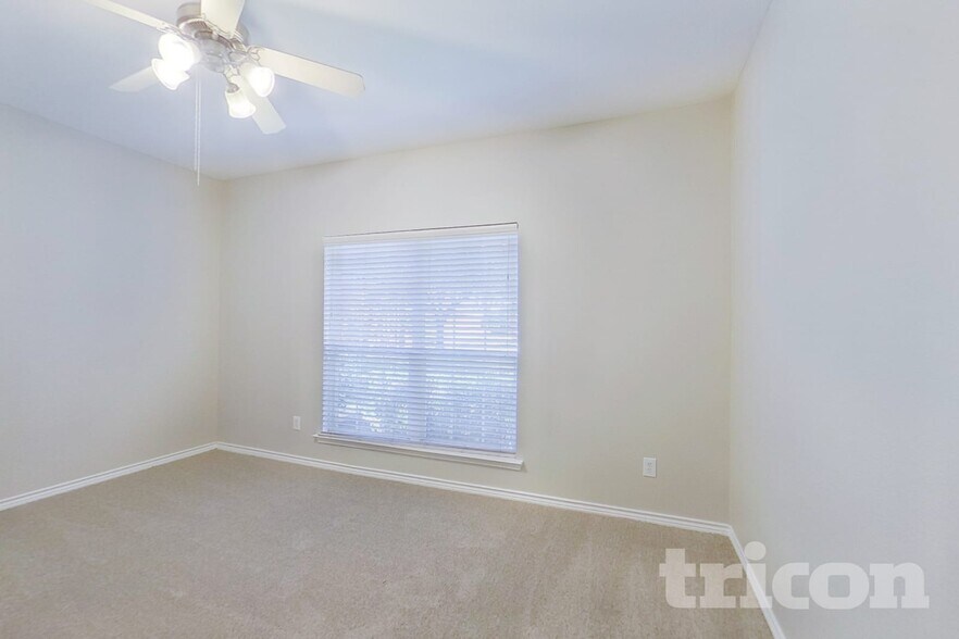 Building Photo - 1435 Red Wolf Dr