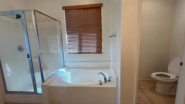 Building Photo - (APPLICATION PENDING) West Lancaster Singl...