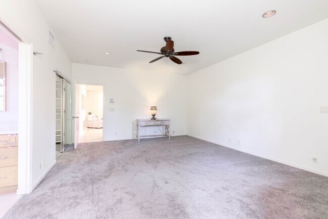 Building Photo - Kahana Ridge – Three Bedroom, Three Bathroom Home with Rare Basement