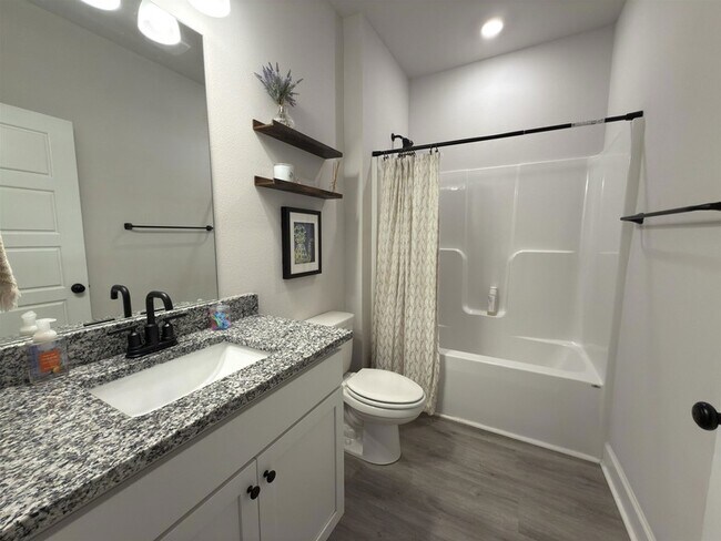Building Photo - 2075 Hansel Hl Dr