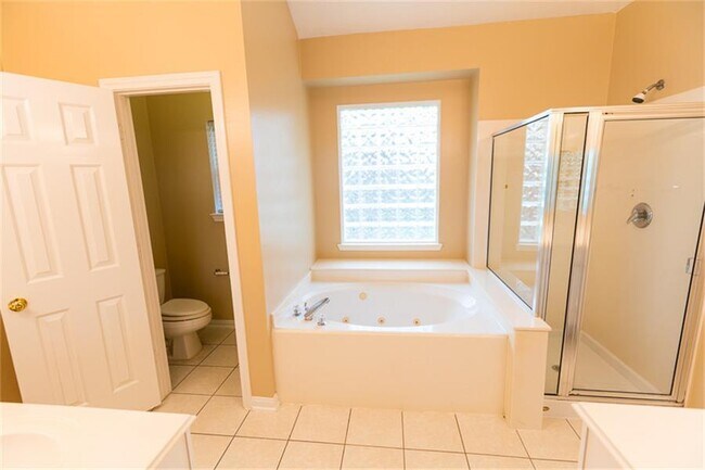 Building Photo - 314 Blossomwood Dr