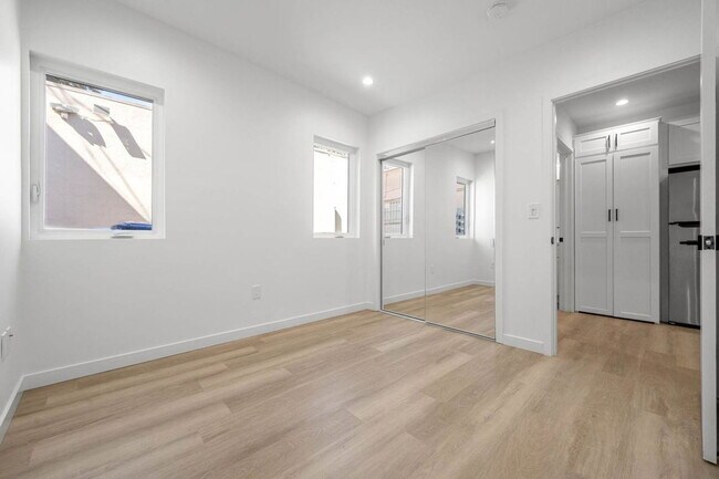 Building Photo - 3335 Stocker St W
