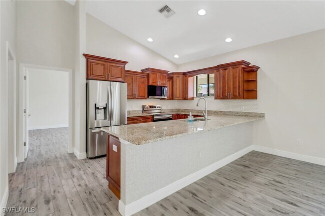 Building Photo - 1704 NW 11th Pl