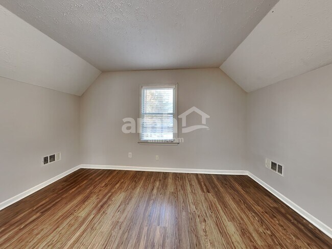 Building Photo - 420 Etowah Valley Way