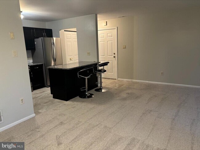Building Photo - 1807 Diamond Dr