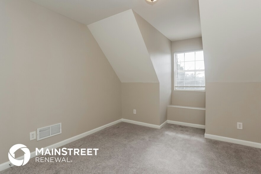 Building Photo - 1234 Justin Ln