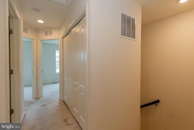 Building Photo - 608 Thumper Dr