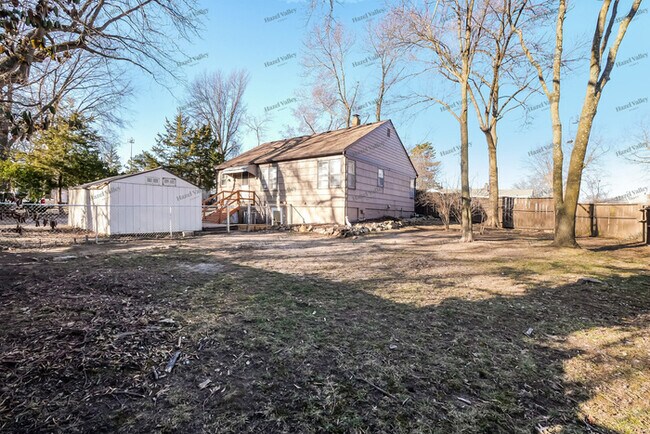 Building Photo - 3357 S Sterling Ave