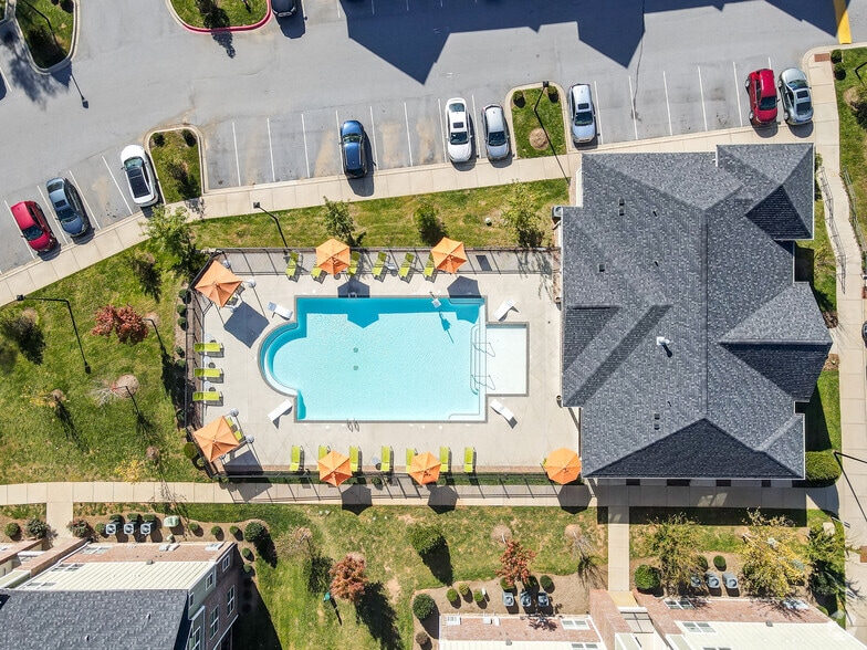Pool - Hawthorne at Southside