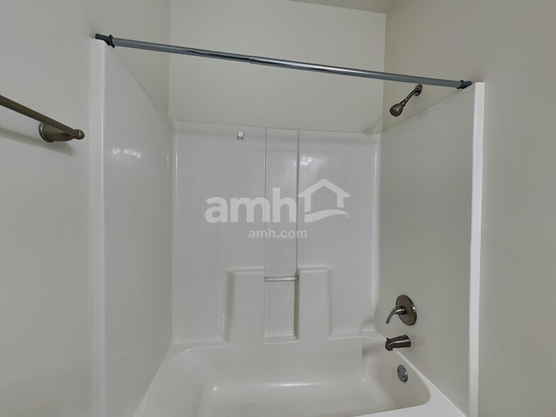 Building Photo - 635 Prospector Dr