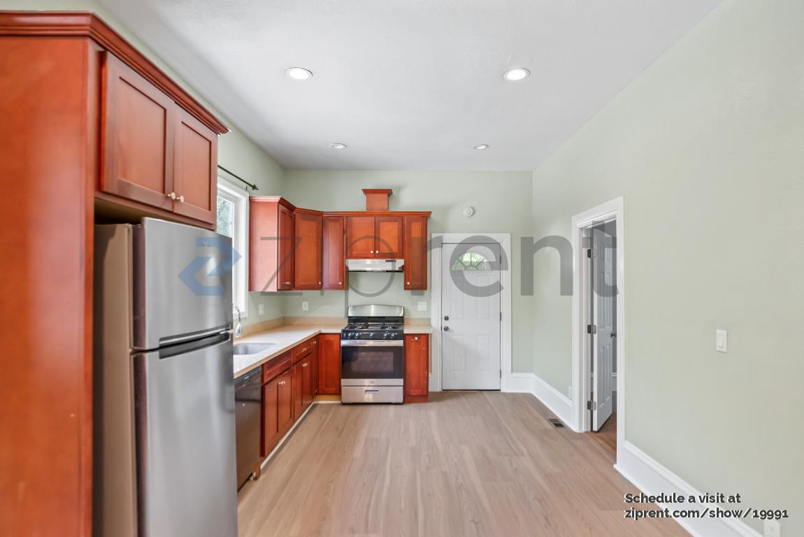 Building Photo - 142 N 15th St