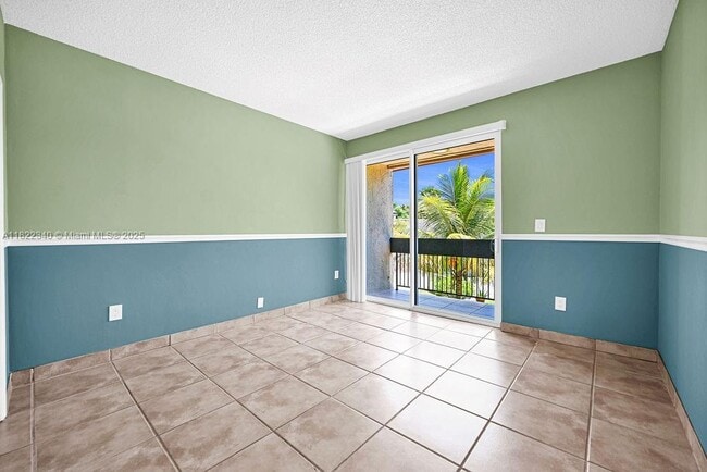 Building Photo - 9133 Fontainebleau Blvd