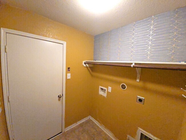 Building Photo - 3103 Thicket Path Way