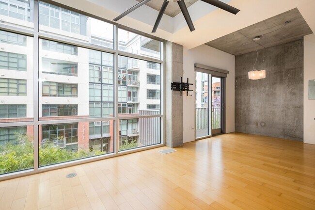 Building Photo - 2 bedroom 2 story East Village loft at Fah...