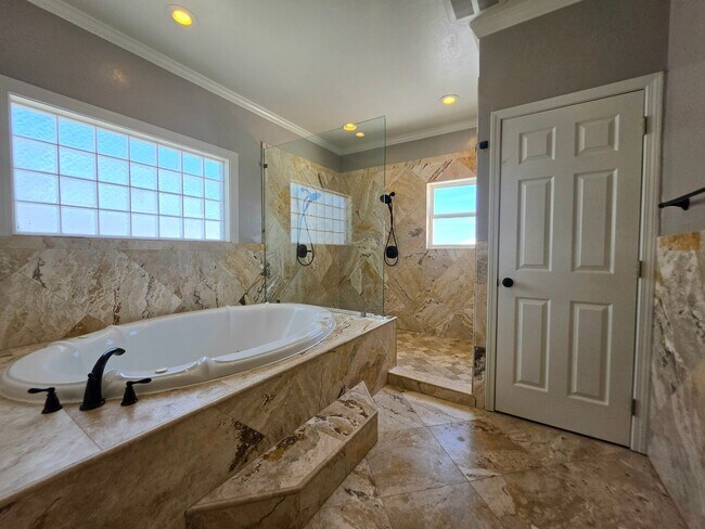 Building Photo - Waterfront 4/2 in Terry Cove with pool and boat dock