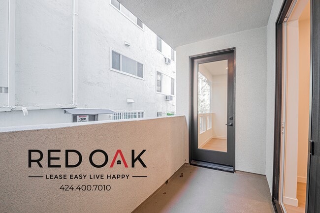 Building Photo - 856 S Gramercy Dr