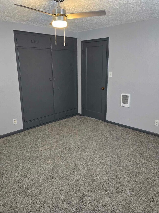 Building Photo - Soda Triplex